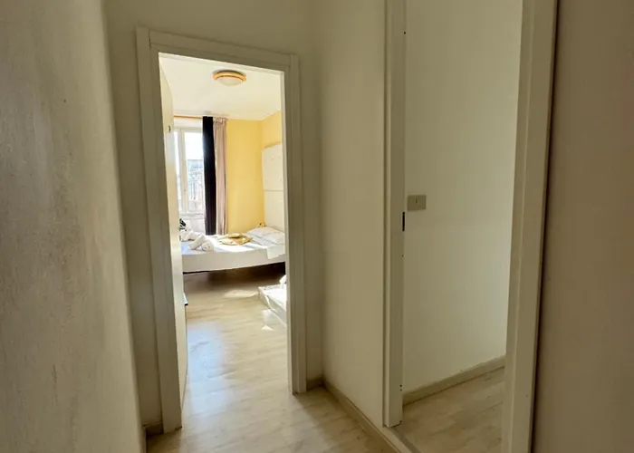 Apartment P- Fontana Rom